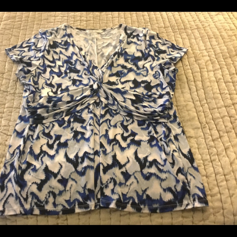 Fun patterned top with cap sleeves.